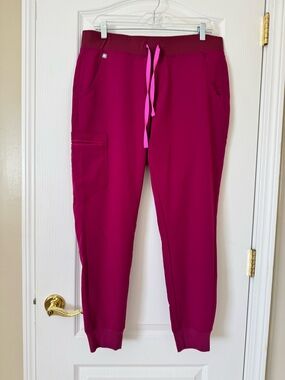 Figs Women’s Zamora Jogger Scrub Pants Large Dark Magenta color code 2191